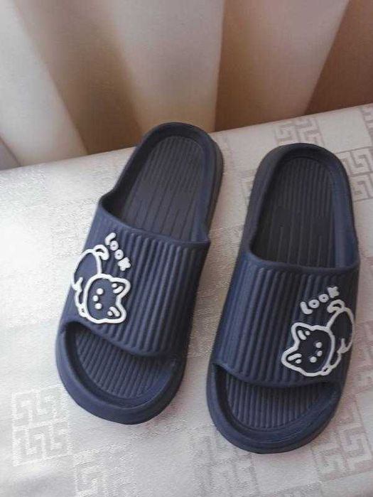 Шльопанці жіночі з піни на товстій підошві eva .