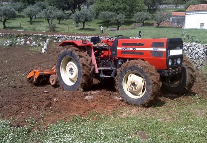 Serviço mini giratória bobcat e carrinha báscula (aluguer de máquina)