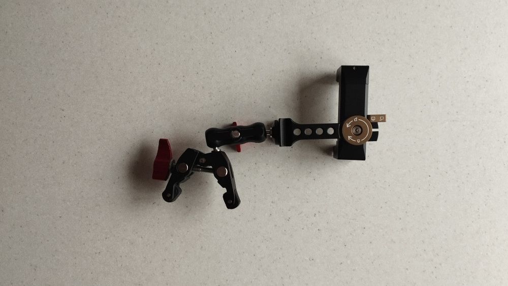 Кріплення для фотоапарата або телефона до штатива можливий торг