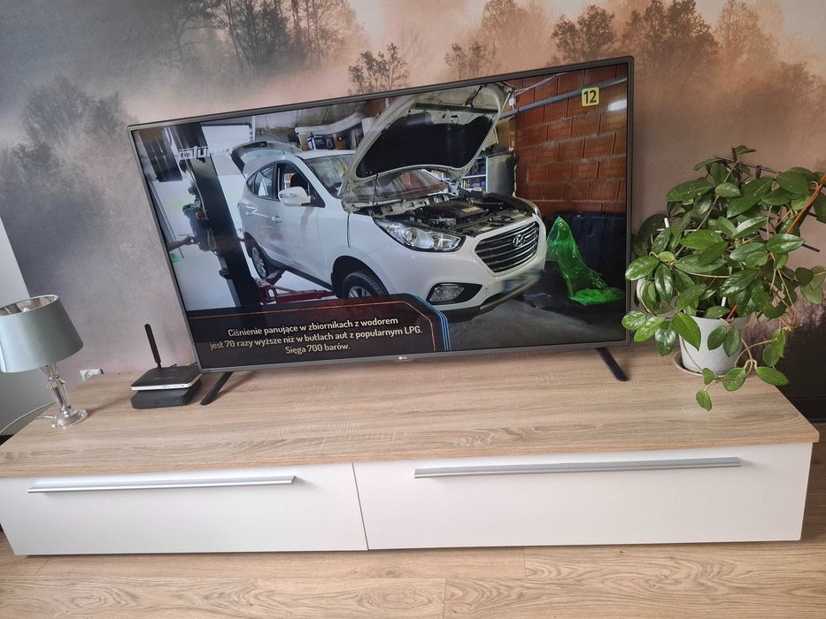 Komplet mebli- szafka rtv, komoda, witryna, półki