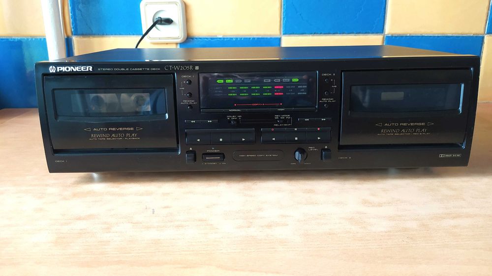 Кассетная дека Pioneer CT-W205R
Double Cassette Deck (1996)