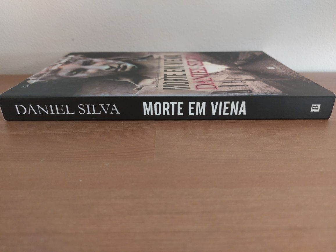 L " Morte em Viena " de Daniel Silva (Edição Regular/ Opt. Estado)