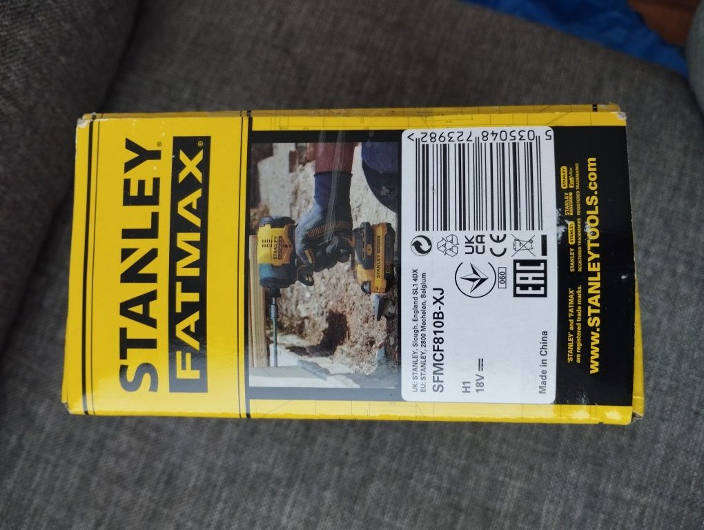 Гайковерт аккумуляторный ударный Stanley FatMax SFMCF810B