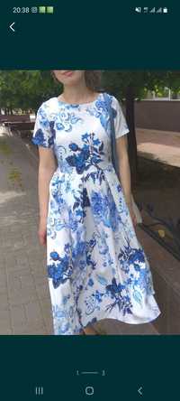 Платье миди белое в синие цветы юбка солнце клеш