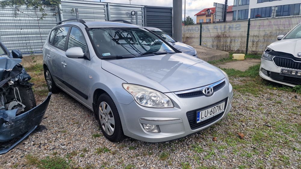 Hyundai i30 cw 2r zderzak lampa maska blotnik pas drzwi