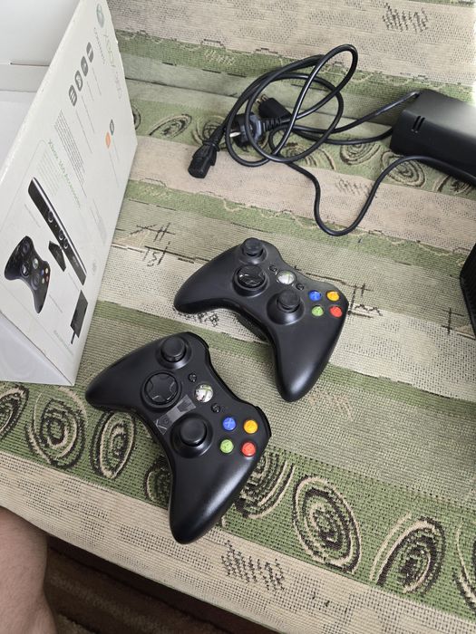 Konsola Xboxa360 slim