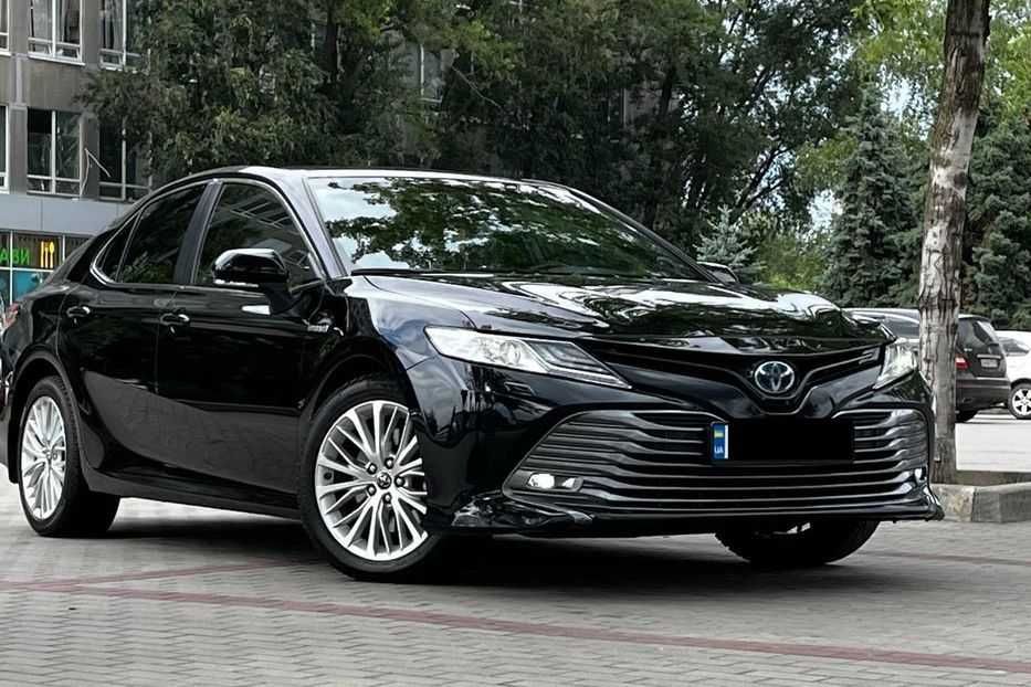 Продам Toyota Camry 2019