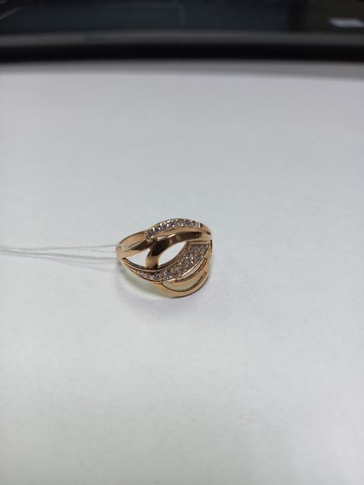 Золота каблучка 585 проби.