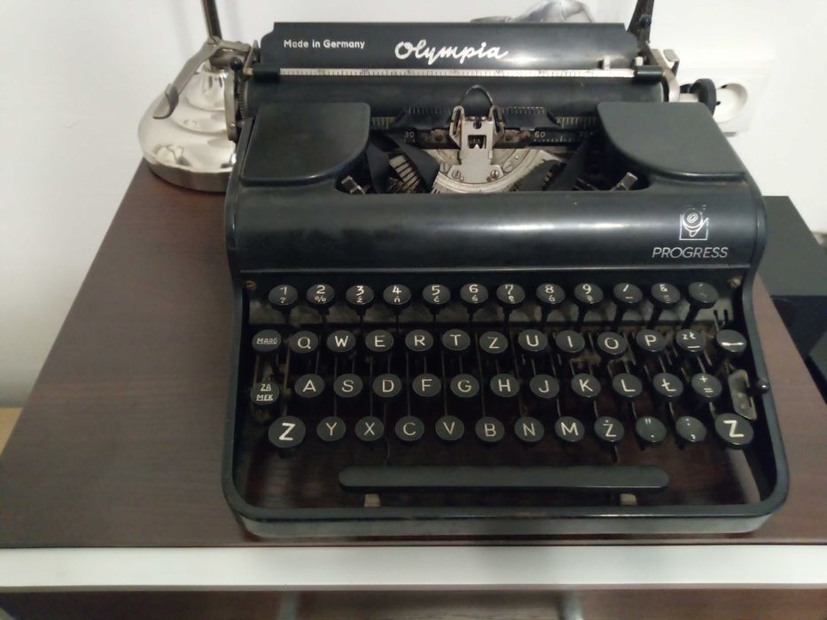Maszyna do pisania Olympia Progress retro vintage niesprawna