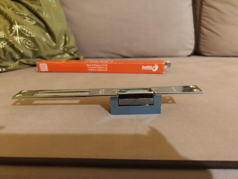 Elektryczny otwieracz drzwi zamek peso 6-12 v