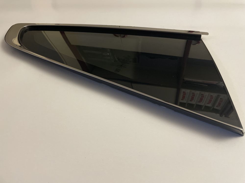 Ford Mustang MK6 2015- / szyba prawa karoseryjna tylna prawy tył