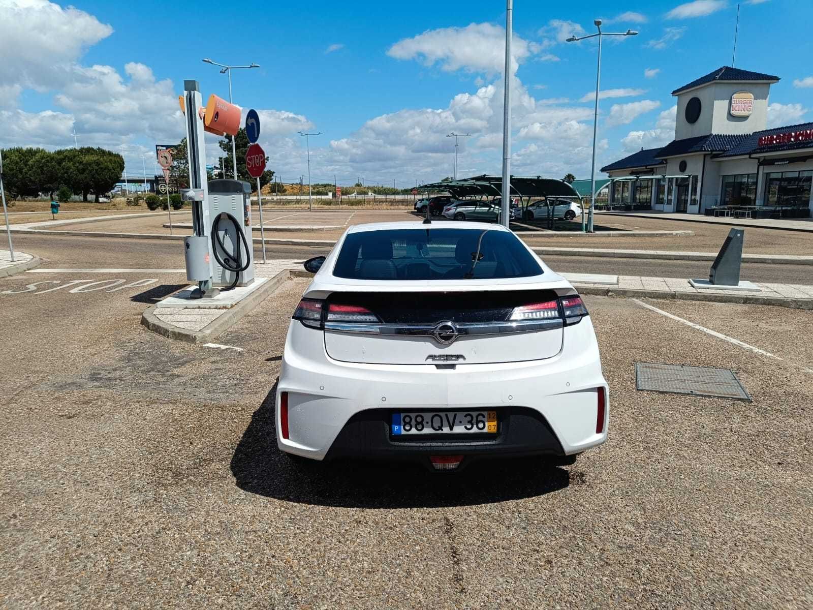 Opel Ampera 2012