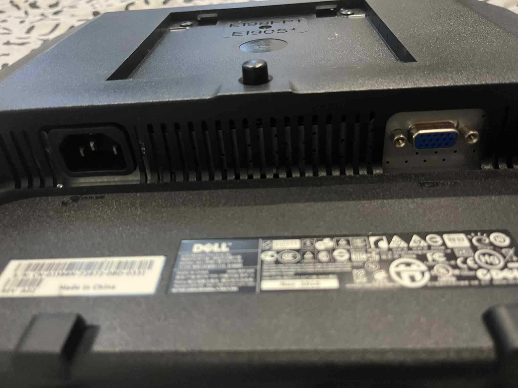 Monitor Dell 19″ LCD (model E1910H / E198FPf)