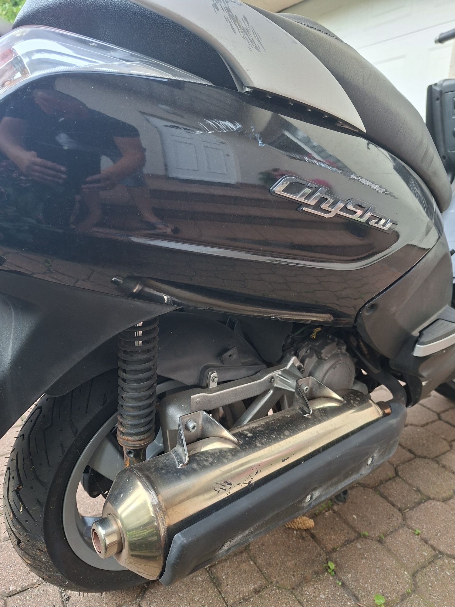 Sprzedam uszkodzony peugot sitistar 200