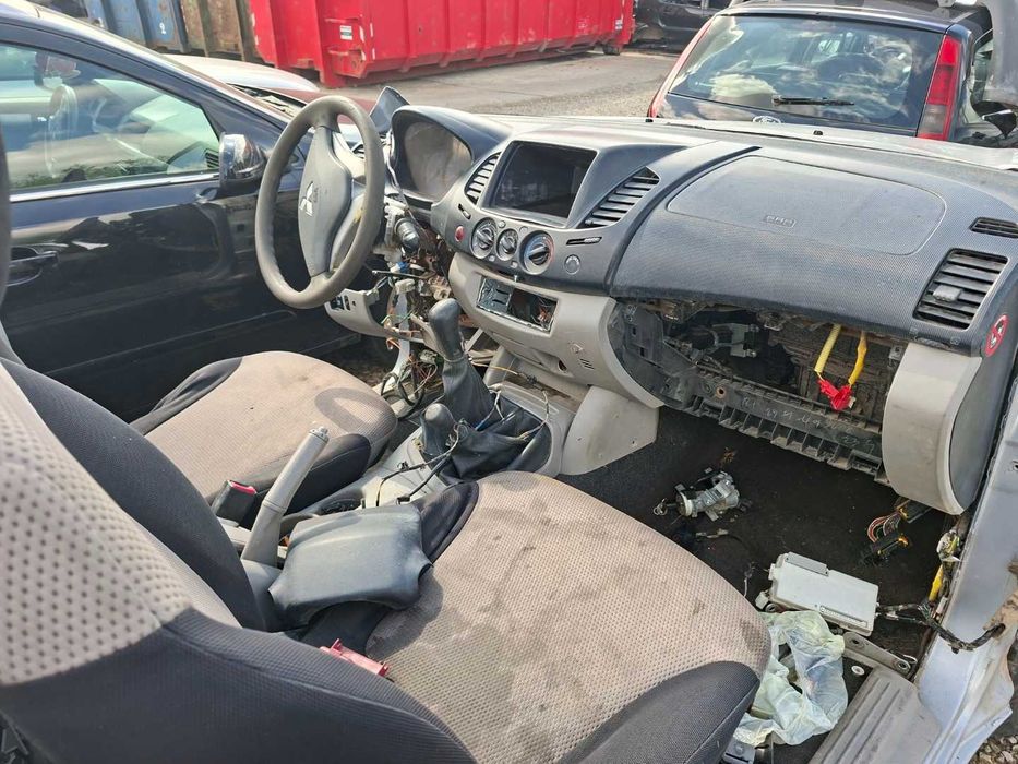 Mitsubishi L200 na części