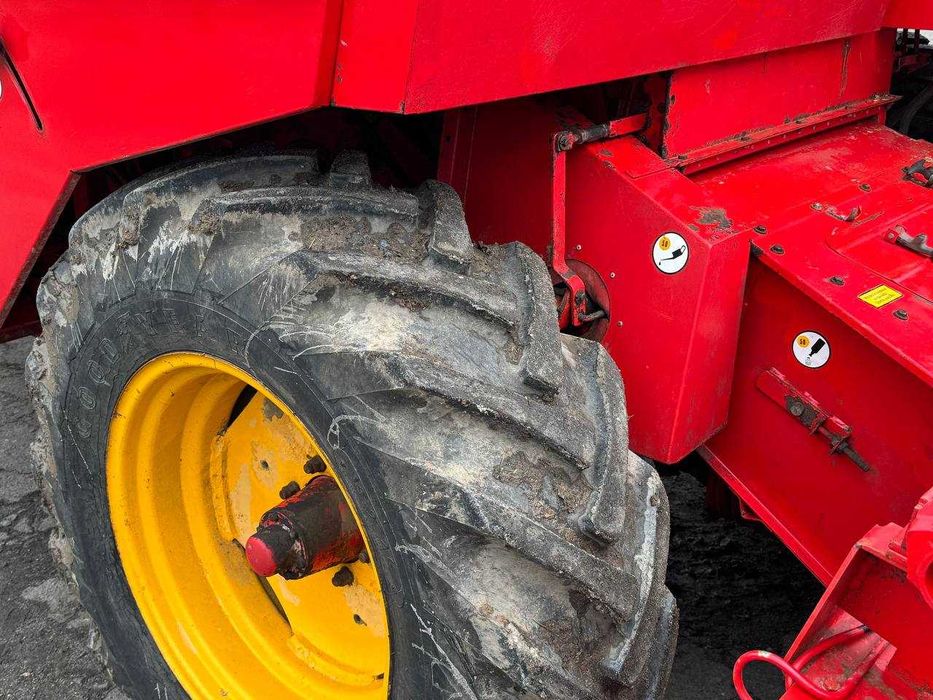 Свіжопривезений комбайн massey ferguson 240 claas,john deere Норвегія