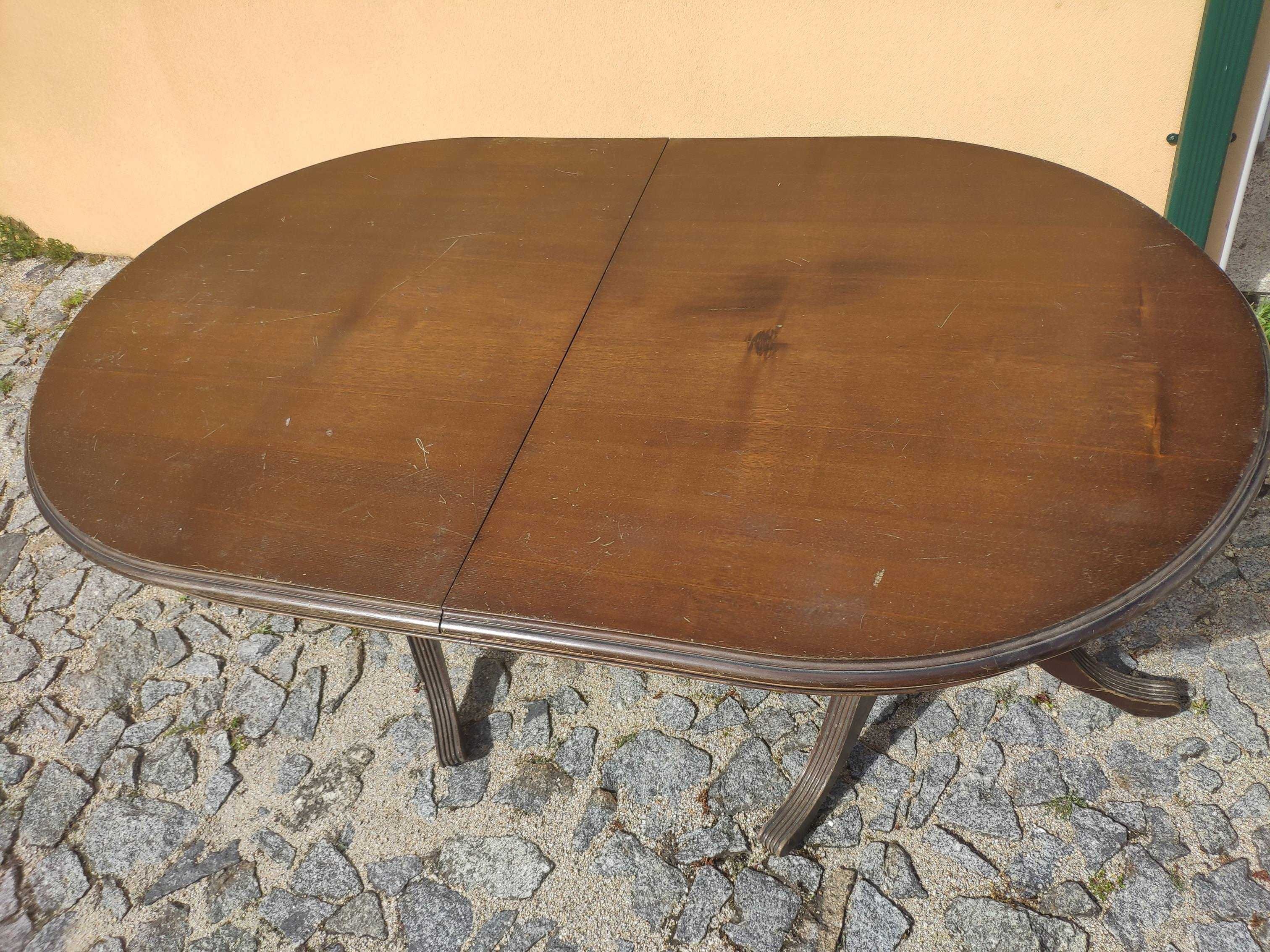 Mesa de Jantar em Madeira + 8 Cadeiras