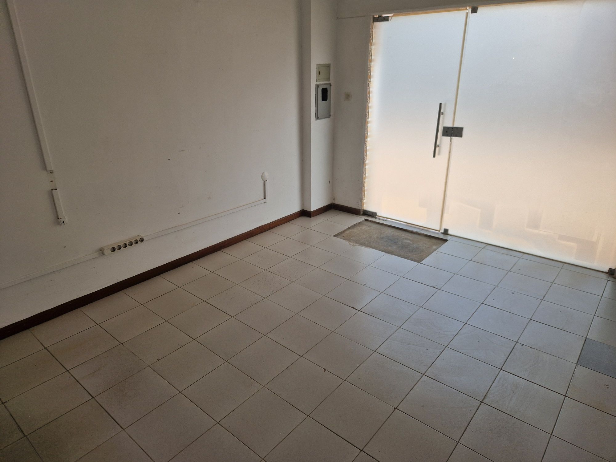 Espaço com 20 metros quadrados, junto ao centro comercial  girassolum