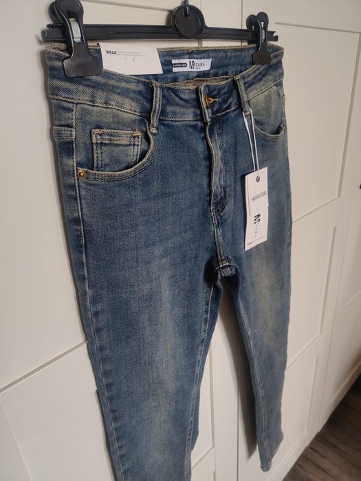 Damskie spodnie jeansowe rurki M Sara rozmiar M 38