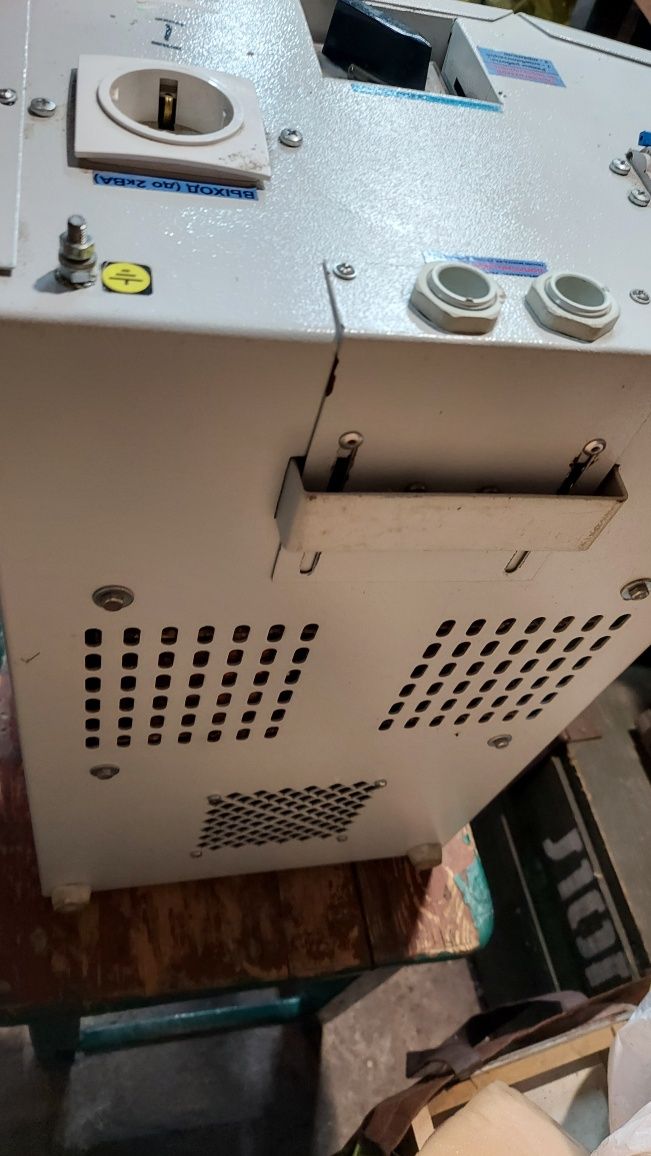 Продам стабилизатор напряжения Flagman 20kWt 20кВт