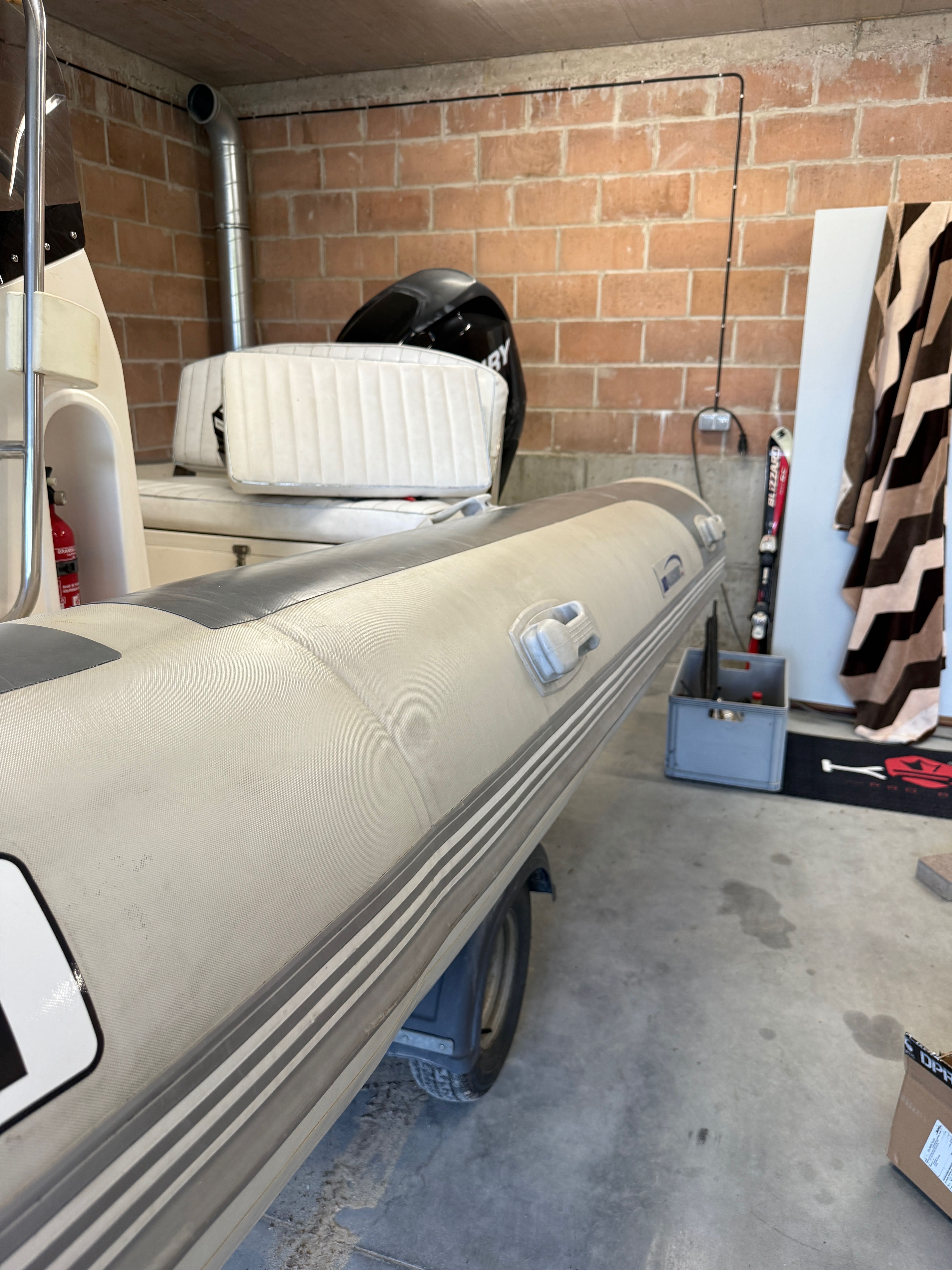 Ponton RIB Mercury