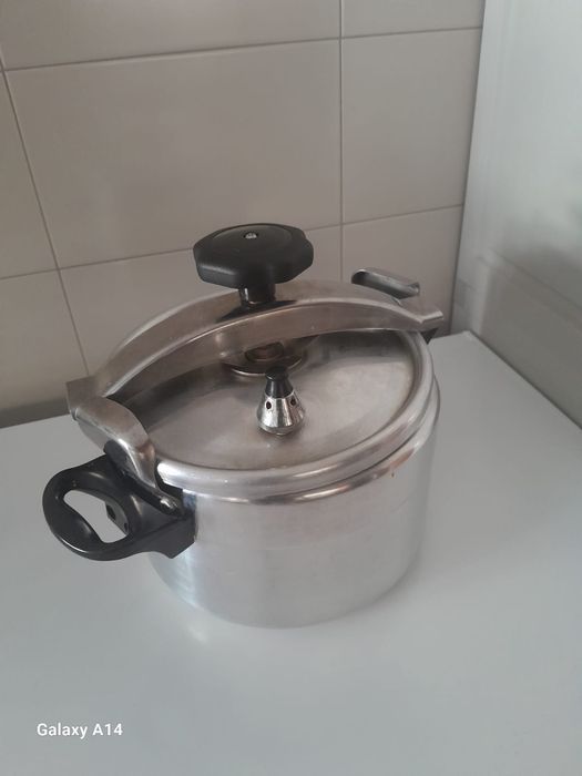 Panela de pressao 7 litros, pouco usada