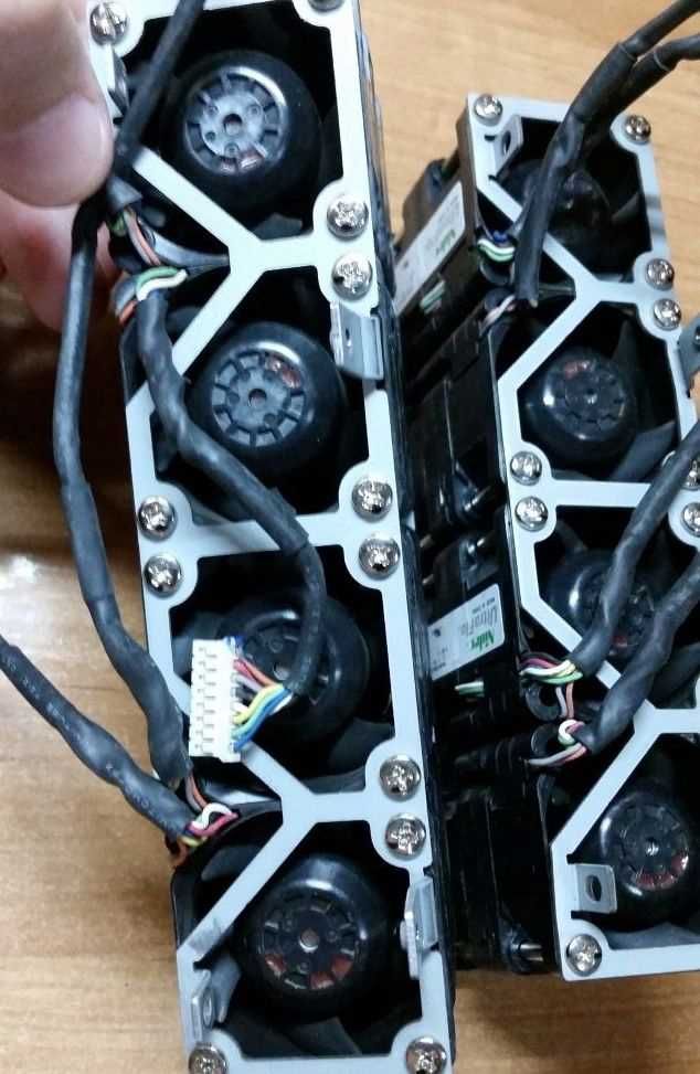 3,8W  блок из 4 кулеров турбин Nidec UltraFlo R40W12BHCA-07J23