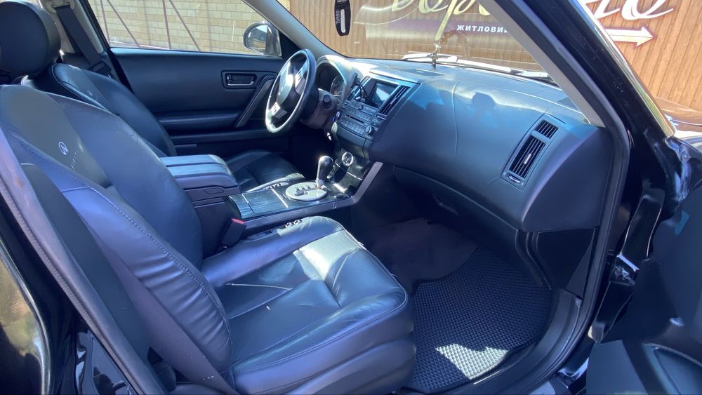 Продам Infiniti FX35 S50