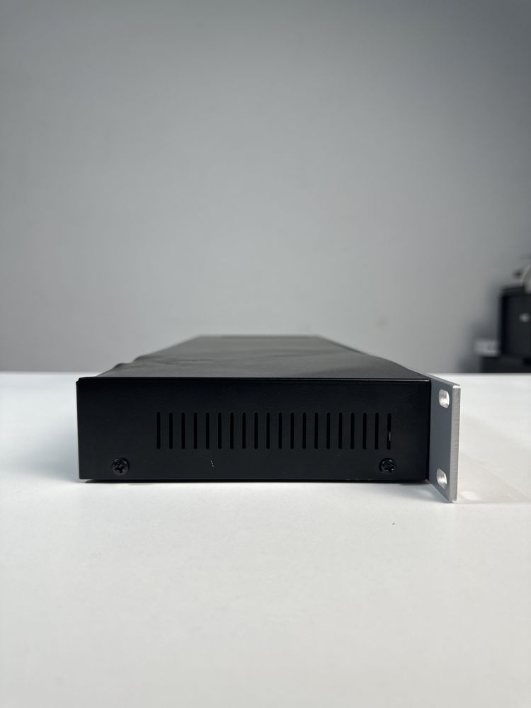 Equalizador dbx 215s