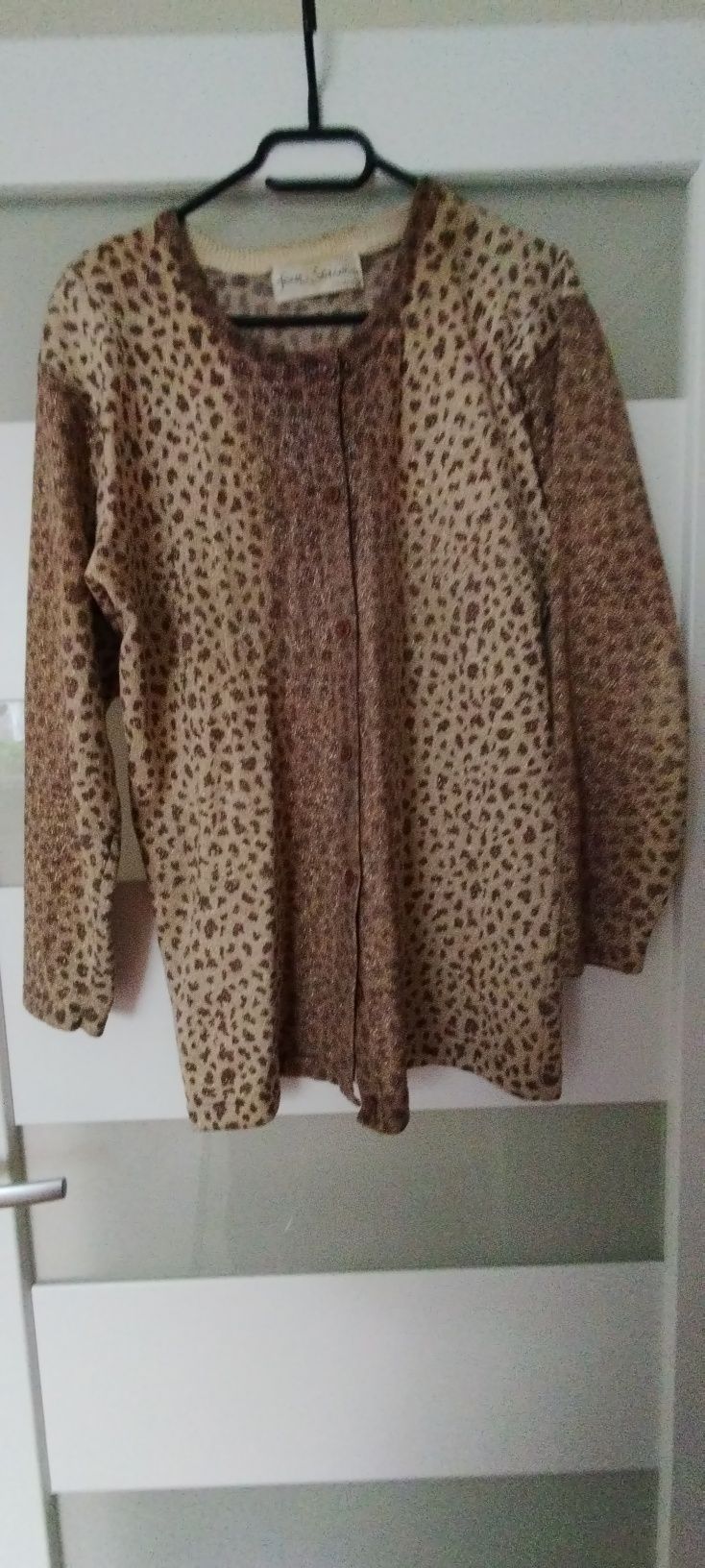 Sweter w panterkę że złotą nitką