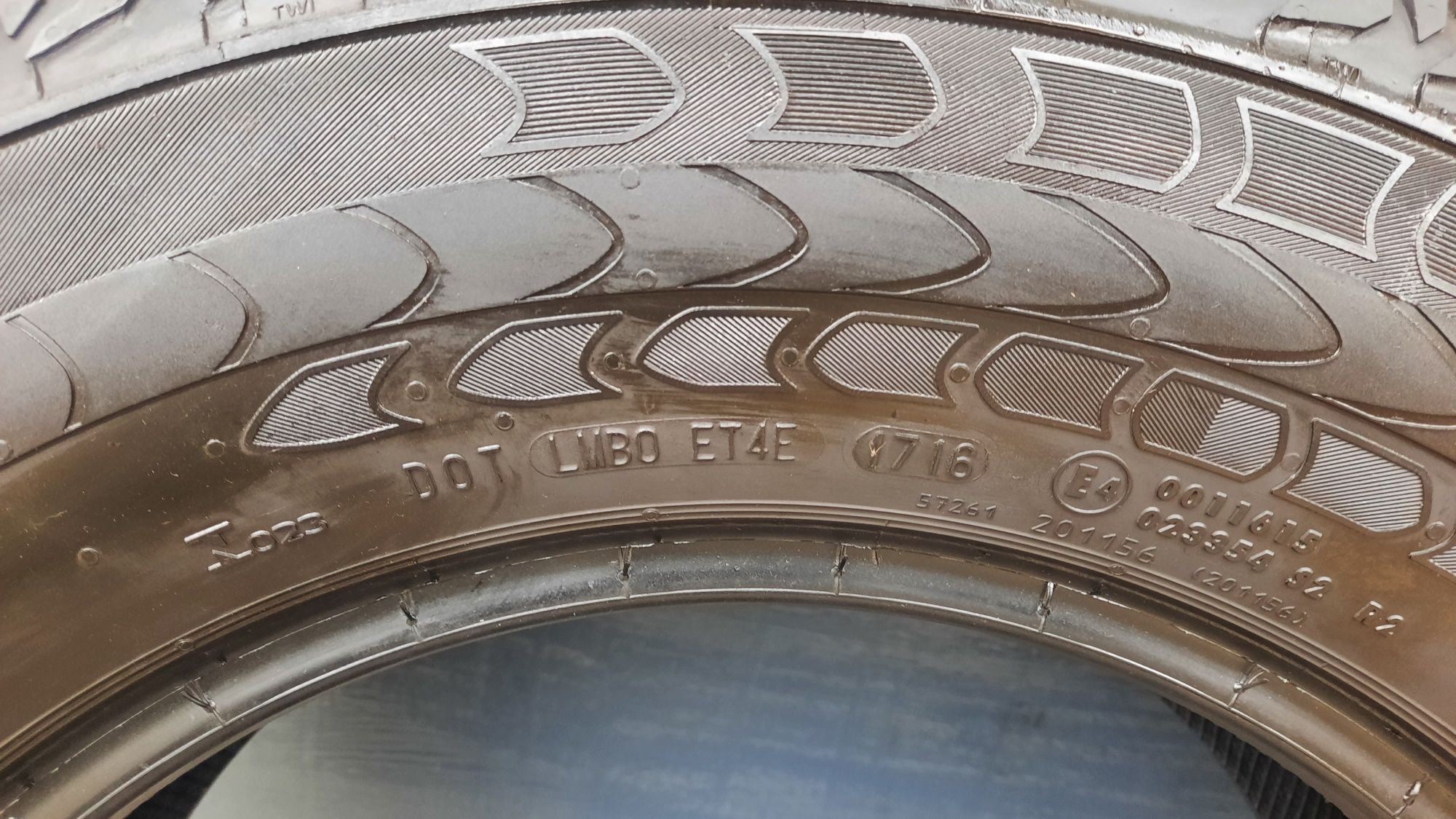 Continental 235/65 R16 C Vanco 2 bieżnik 8 mm
