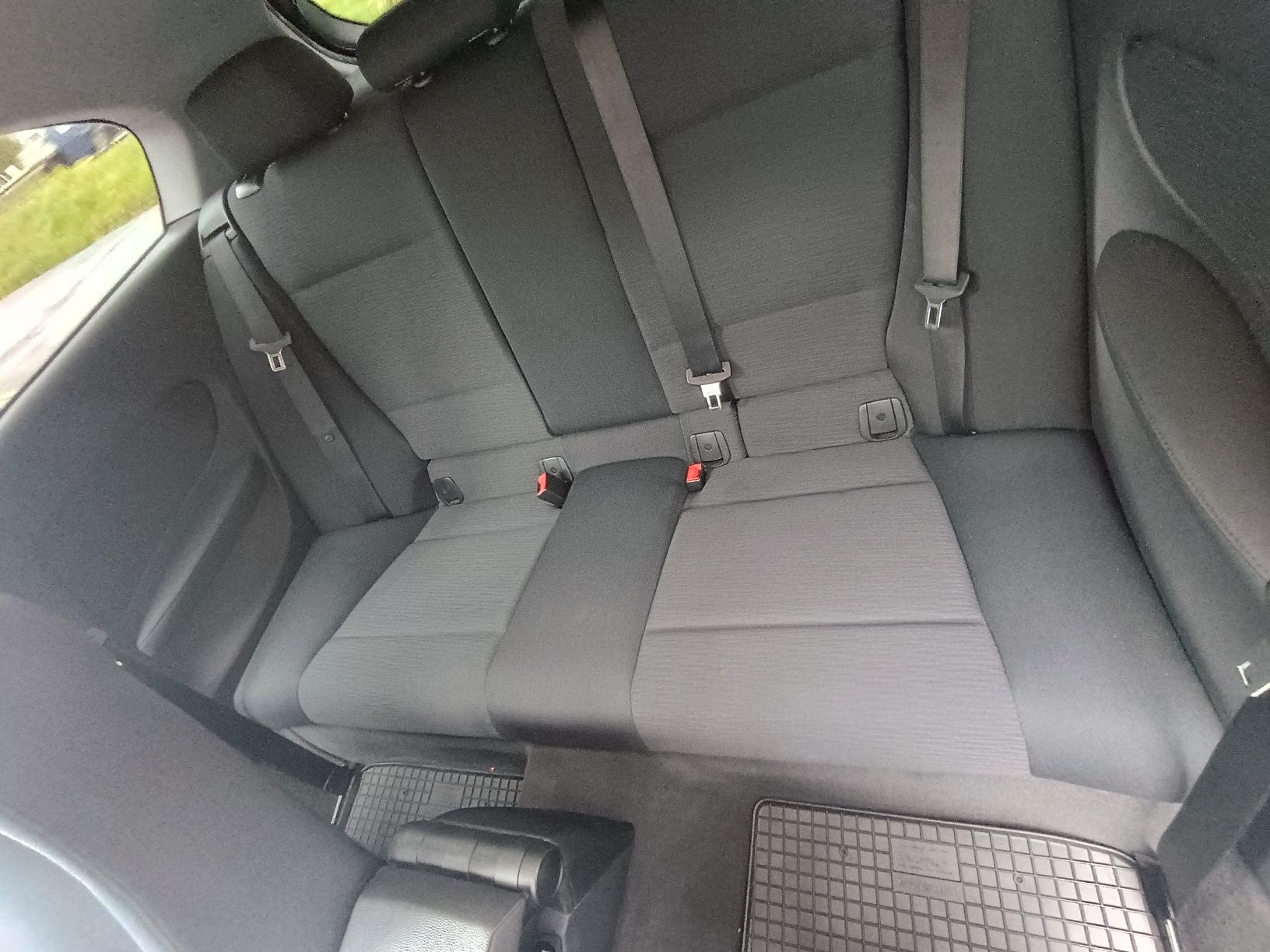 BMW 1er 116i 2.0 Benzyna | Manual | Zadbany | W 100% sprawny 

Na spr