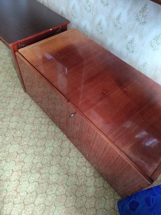 Шкафчик / тумба під ТВ / деревянный б/у шафа / стіл / столик