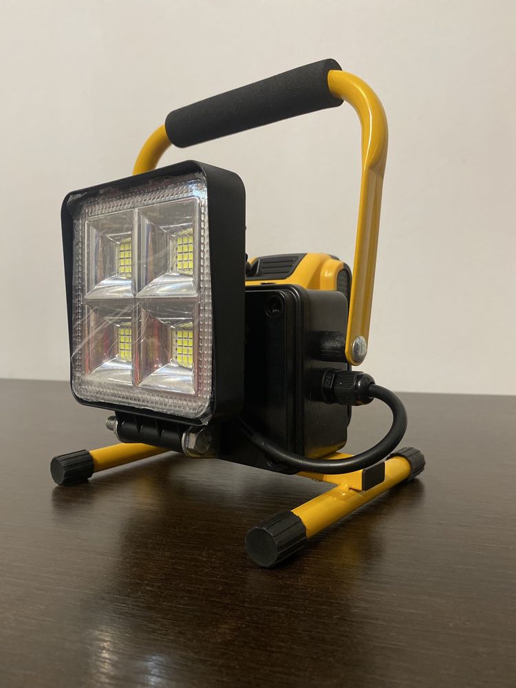 Lampa akumulatorowa DeWalt 2 poziomy 50/100% z zabezpieczeniem