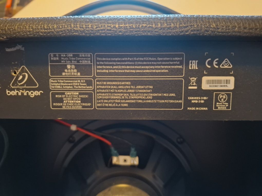 Behringer HA-20R Combo gitarowe 20W