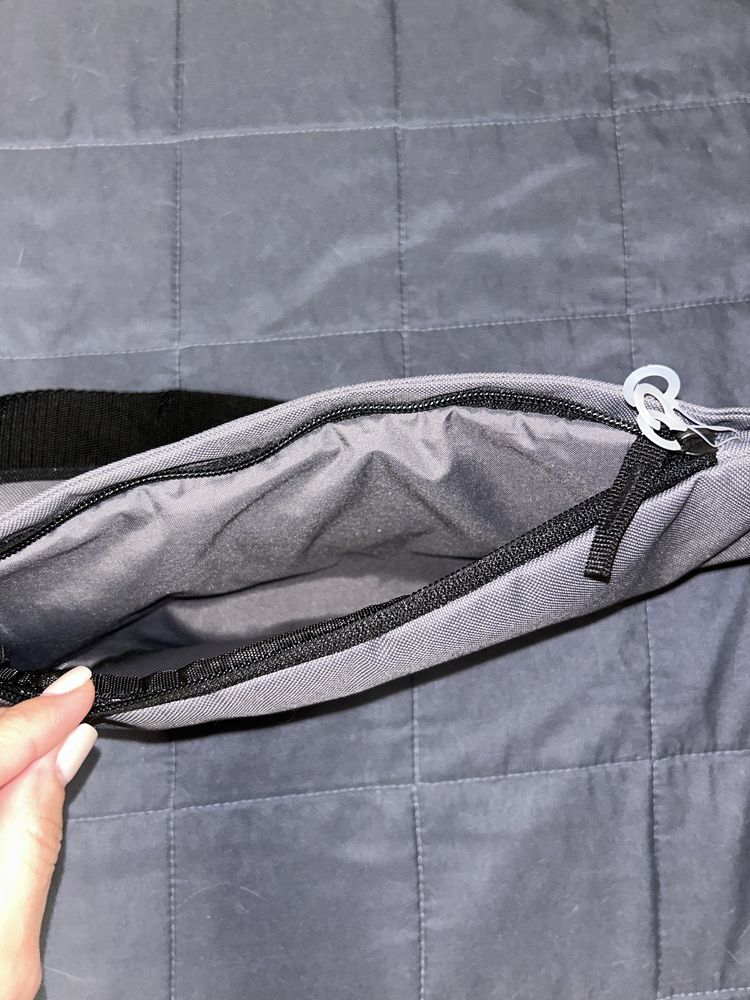 Бананка Nike unisex