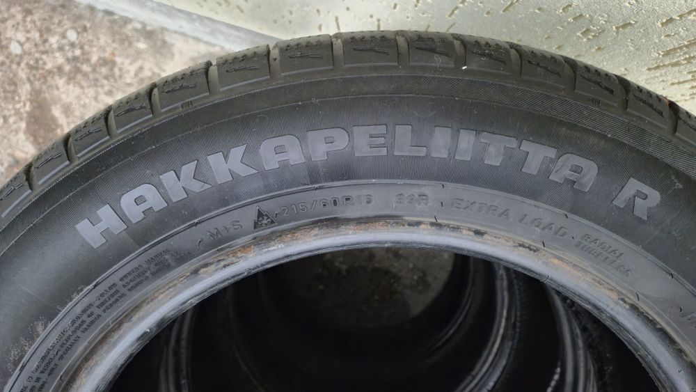 Продам шины зимние 215/60 R16