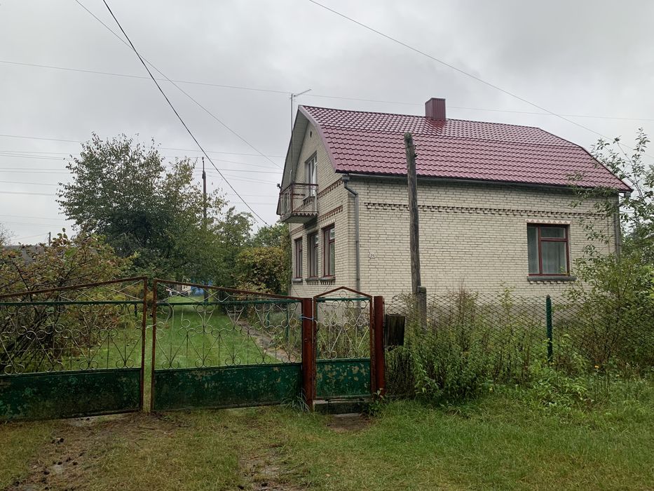 Продам будинок поруч з сосновим лісом