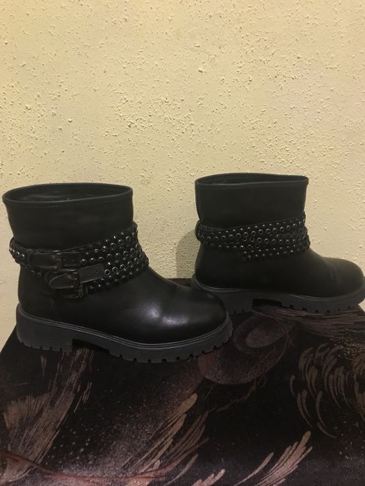 Женские ботинки