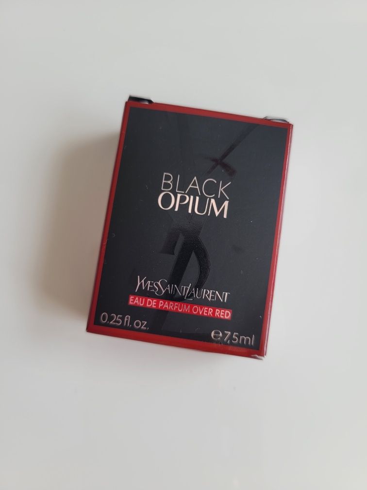 Perfumy YSL Black Opium Over Red