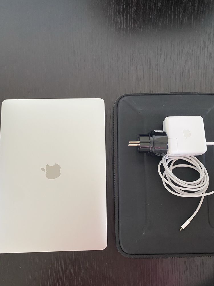 Macbook Pro M2 2022 8gb