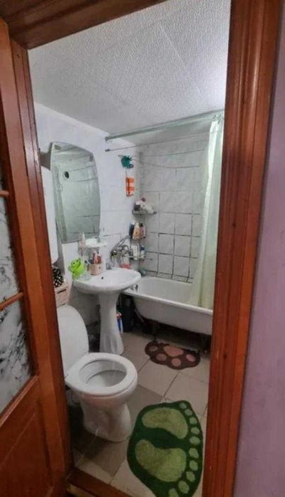 Продам 1/2 дома на Холодний горе.