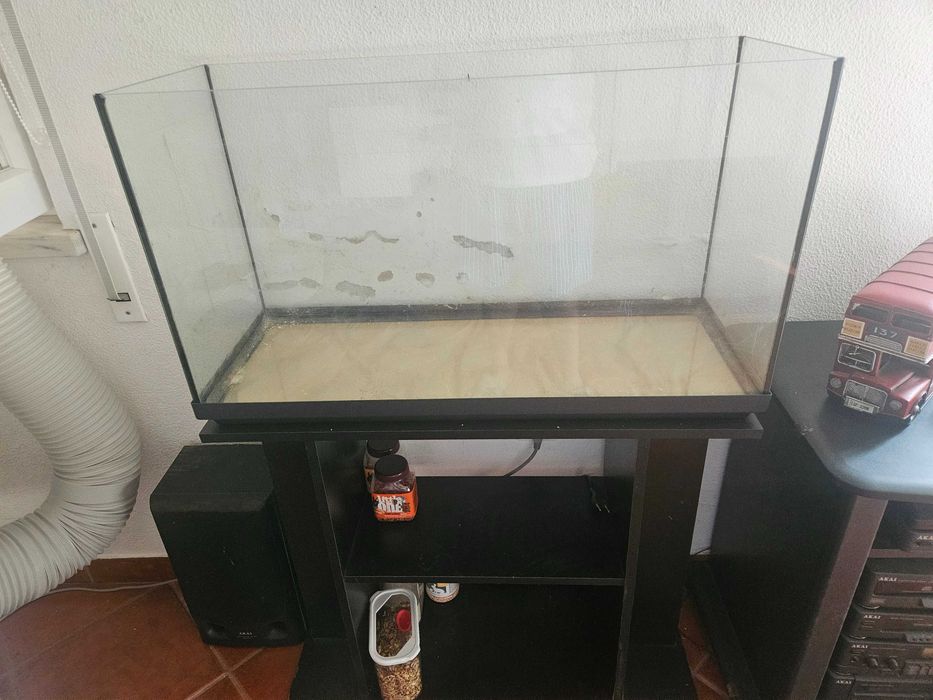 Aquário 120L e móvel