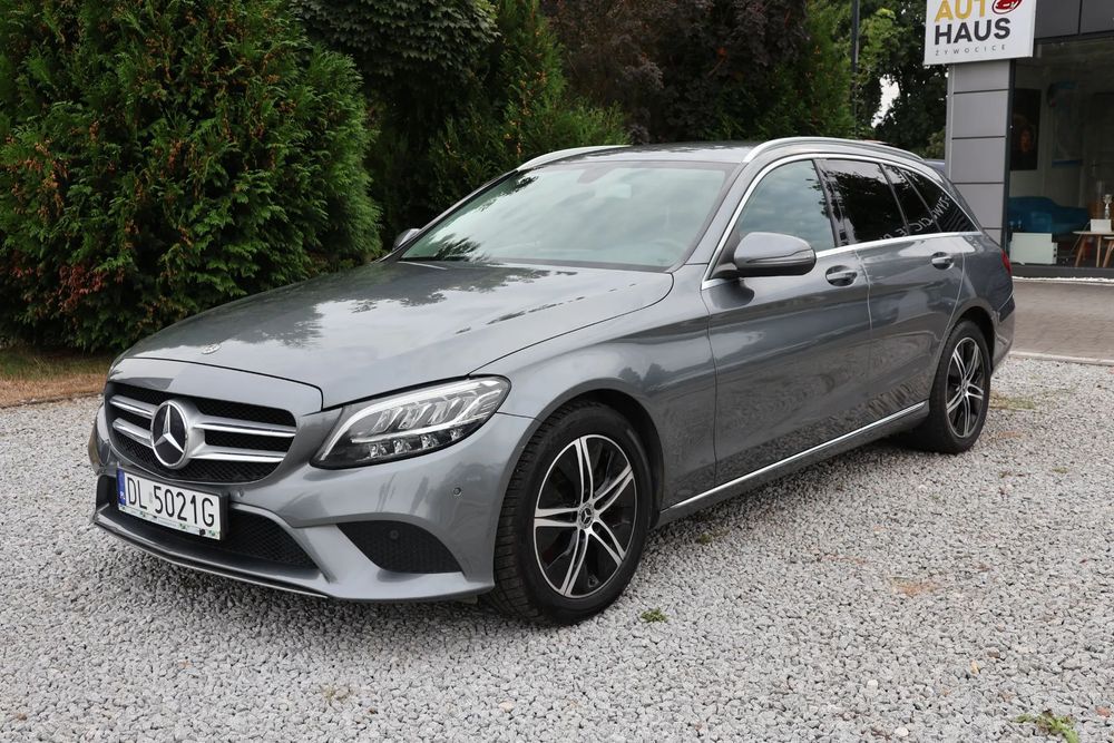 Mercedes-Benz Klasa C LED, Czujniki / Kamer, NAVI, Grzane el. reg. , Fotele, Alu, El. Klapa.