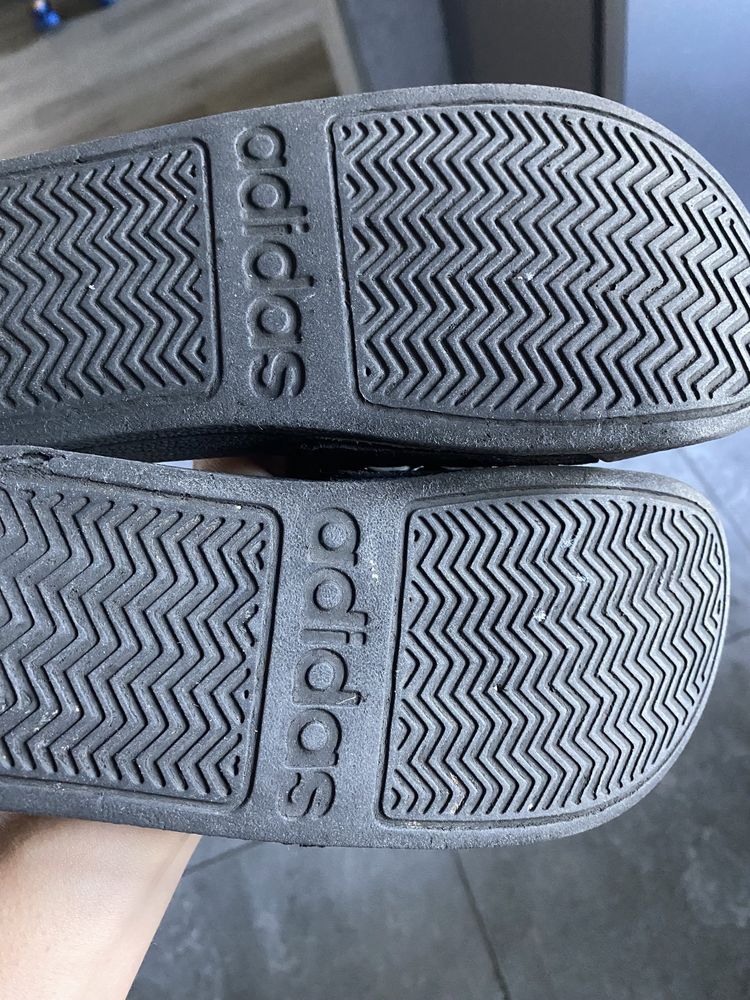 Klapki dziecięce Adidas roz 33