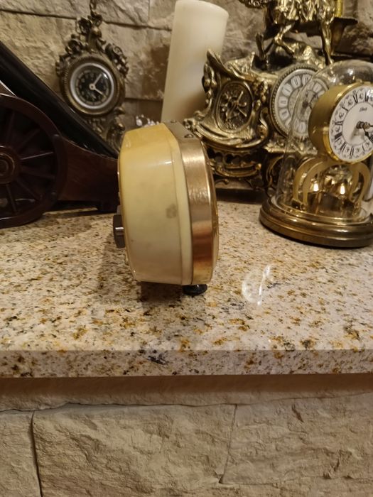 Stary zegar budzik Diament z kalendarzem