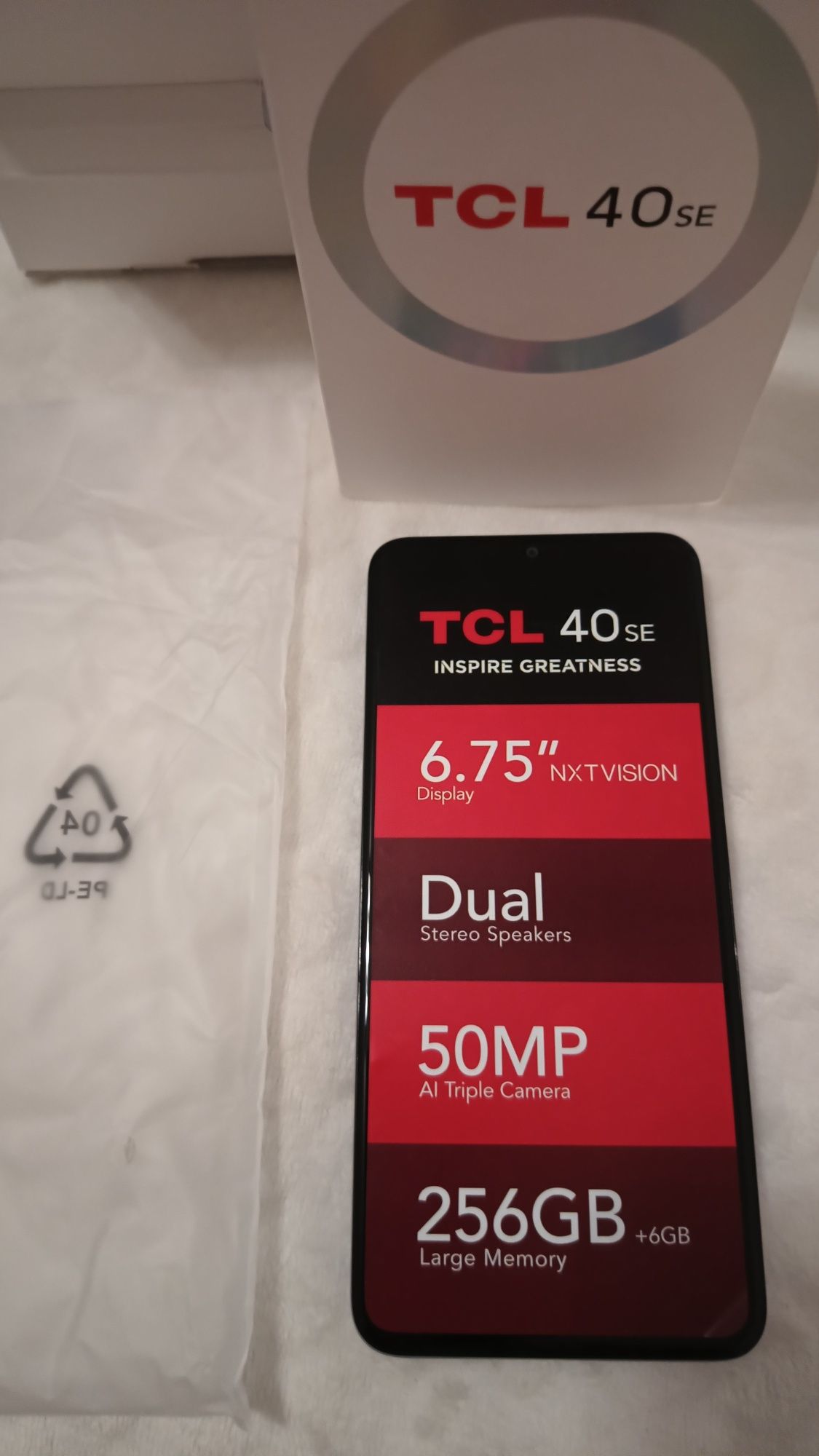 Nowy smartfon TCL 40SE nie samsung