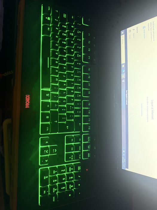 Teclado KROM Kuma RGB Lighting keyboard