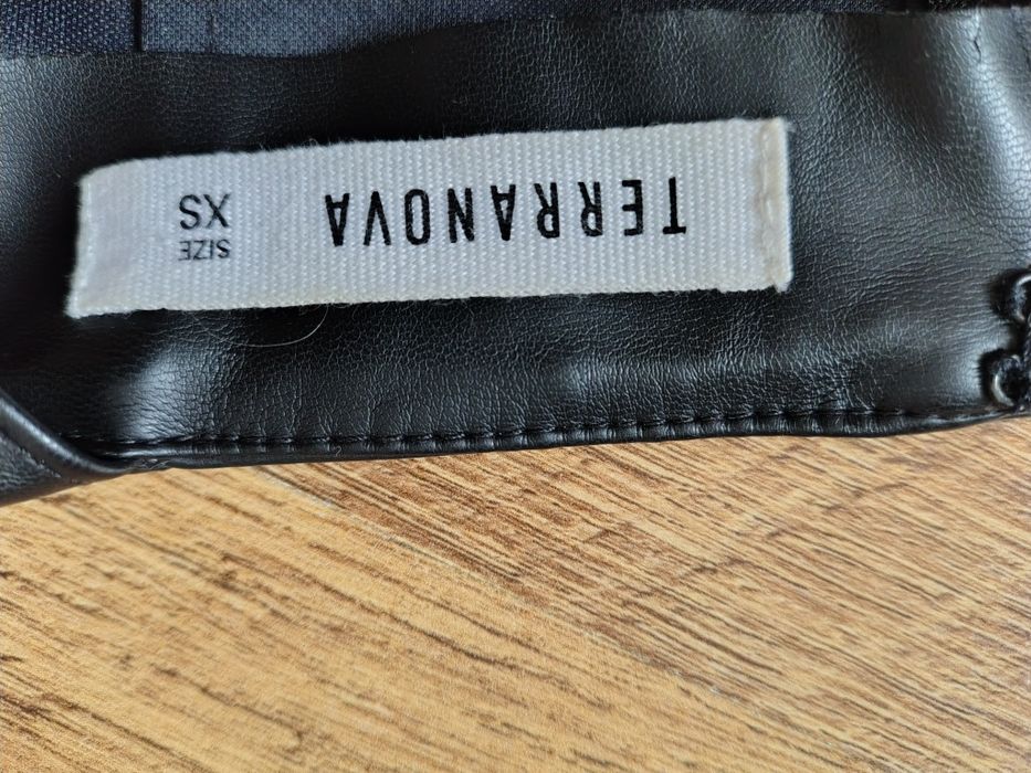 Czarna sukienka mini xs