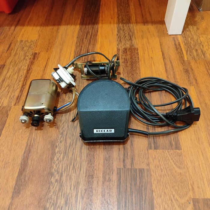 Педаль + двигатель для швейной машинки Riccar в отличном состоянии